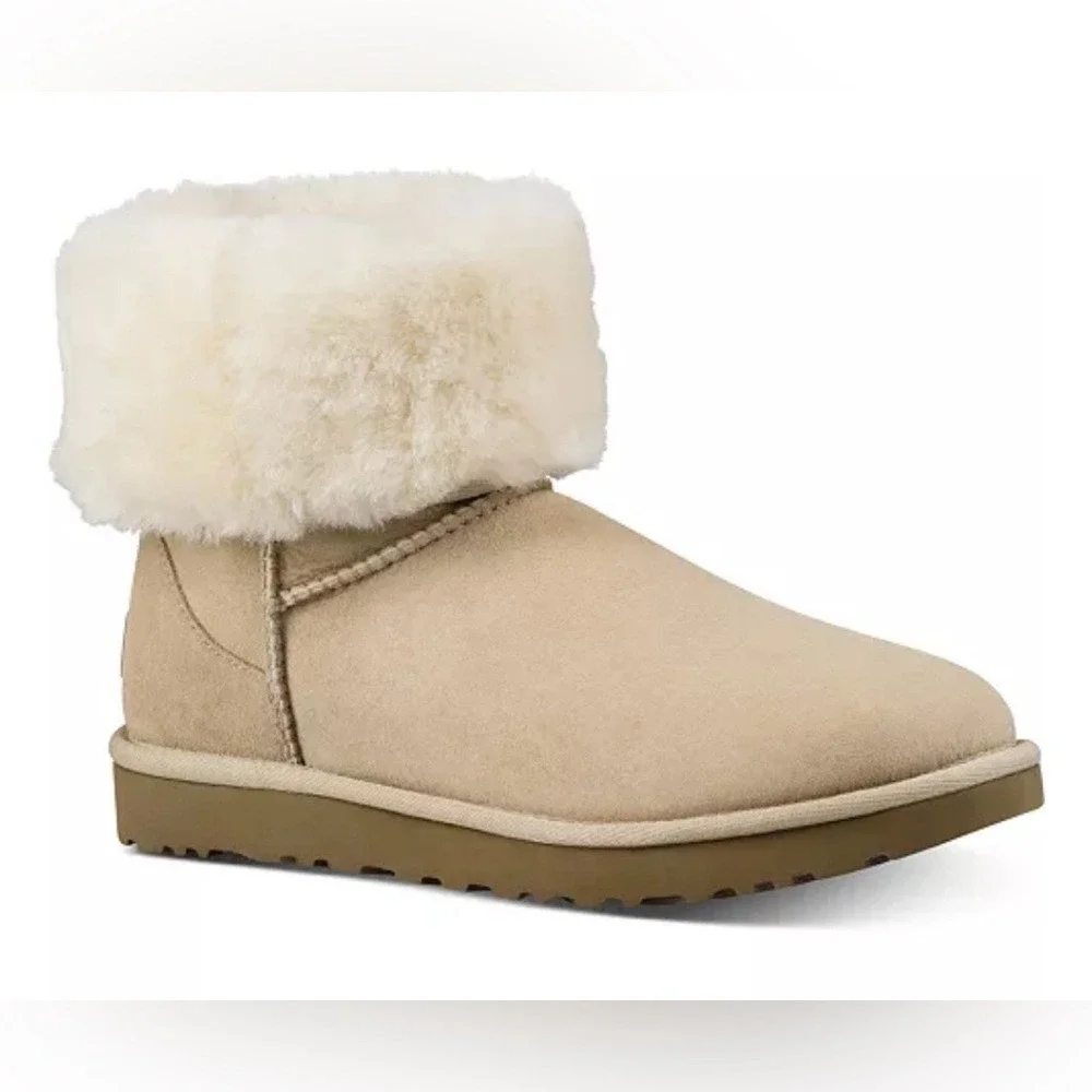 Ugg Australia Classic Short II Suede Sheepskin Boot Size 9 Shearling Cream